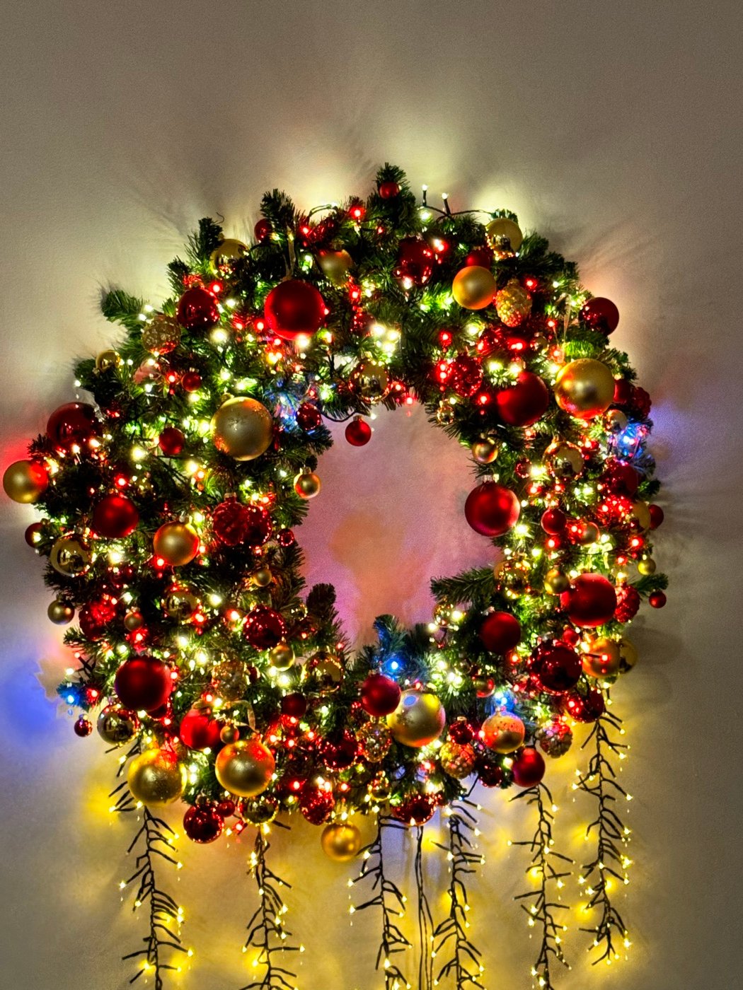 Guirlande décorative de Noël dans l’entrée