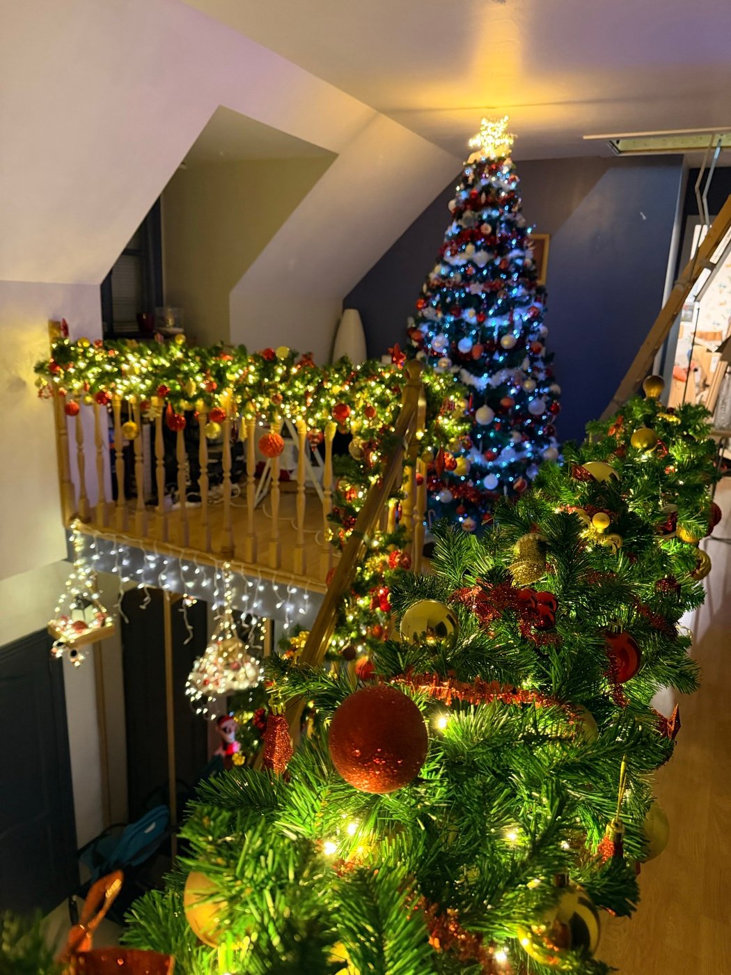 Vue du décor de Noël de l’entrée